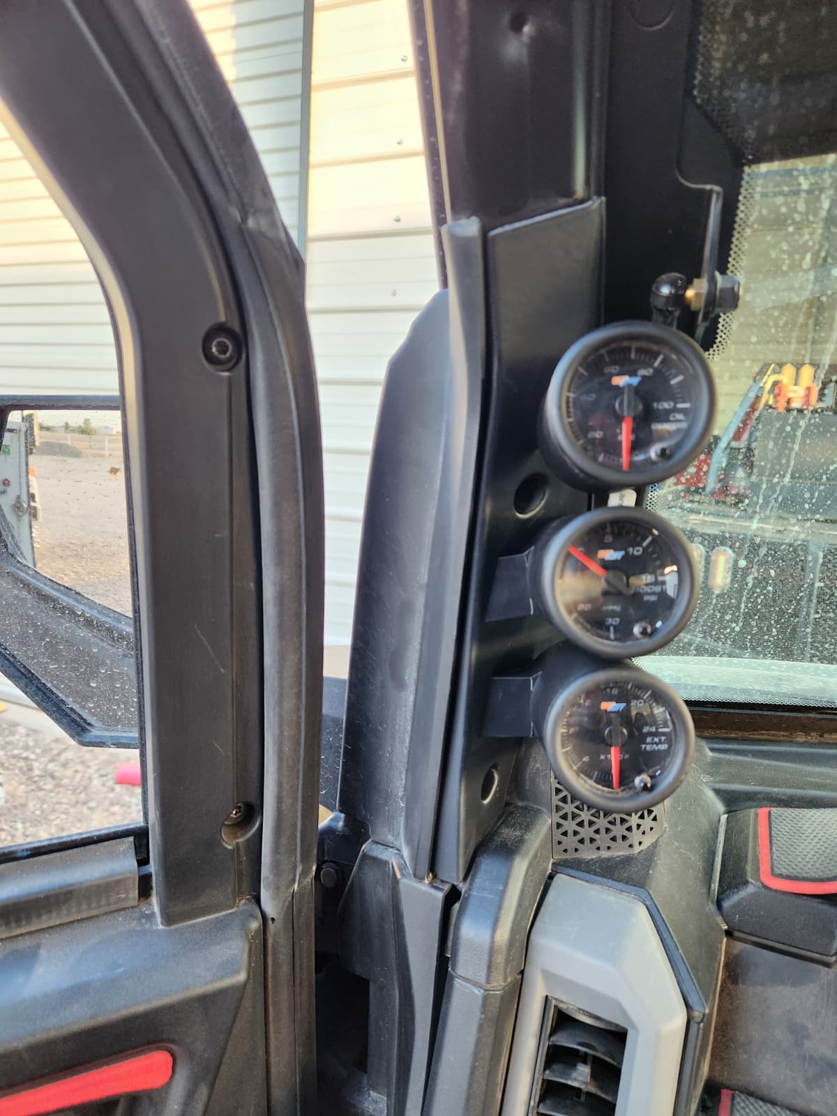 Xpedition Pillar Gauge pod Triple